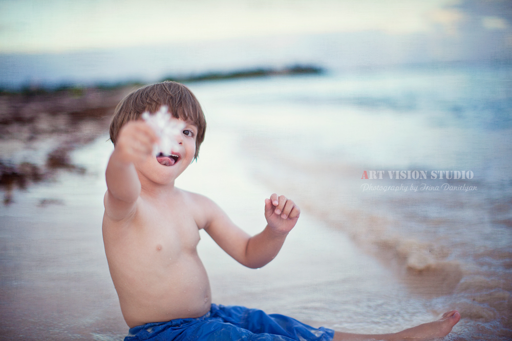 Children photography by Art Vision Studio - Xmas kids sessions on the beach